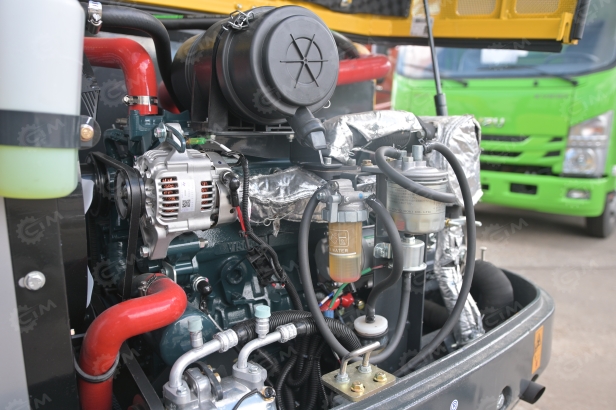 Мини-экскаватор RIPPA R350 с поворотной стрелой, дв Kubota V1505, 4 цилиндра с быстросъемом, двухканальный контур, дополнительная гидролиния. Фото 16