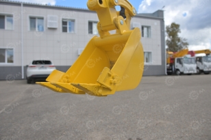 Мини-экскаватор RIPPA R350 с поворотной стрелой, дв Kubota V1505, 4 цилиндра с быстросъемом, двухканальный контур, дополнительная гидролиния. Фото 2