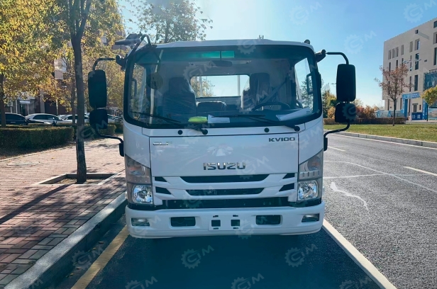 Автолестница на шасси ISUZU 4Х2  дв 94kw высота подъёма 32м. Фото 2