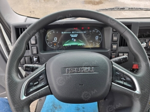 Автоцистерна на шасси ISUZU 4х2 дв 139kw цистерна 5м3 для перевозки питьевой воды, 2 отсека оснащенные трубопроводами, площадки по бокам, ящик из нержавеющей стали, 2 трубы по бокам. Фото 5