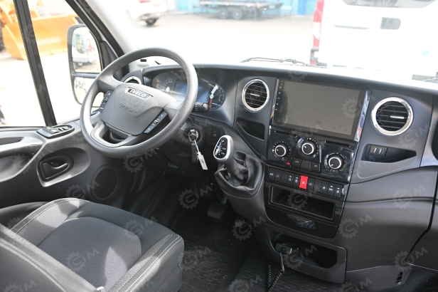 Автобус IVECO 4х4 7 мест (включая водителя) дв 132kw 2,9л с дополнительными опциями. Фото 11