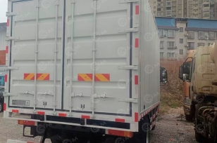 Фургон "Бабочка" на  шасси ISUZU 4х2 дв 151Kw, фургон 6300х2400х2400, камера заднего хода. Фото 2