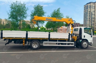 Бортовой грузовик ISUZU 4x2 дв 177kw c кму XCMG SQS200-5 гп 8 тонн 5 секций 18.6м кузов 7000х2450х550, пульт ДУ. Фото 1