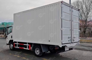 Фургон промтоварный на шасси ISUZU 4х2 дв 94 kw (фургон 3500*2000*2500) с раздвижной крышей. Фото 1