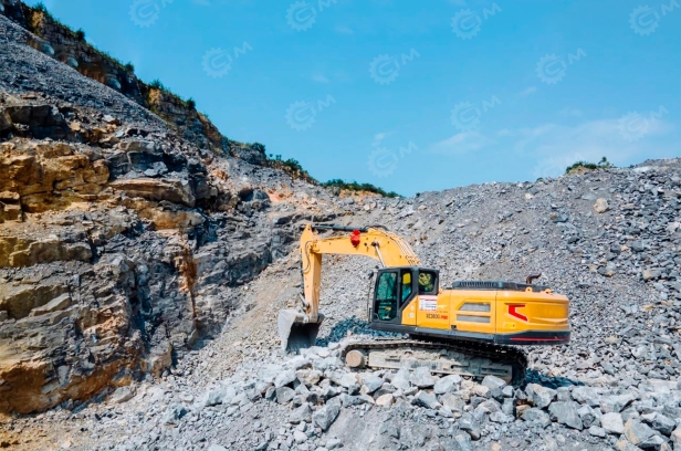 Гусеничный экскаватор FTJ FT380GPRO. Фото 2