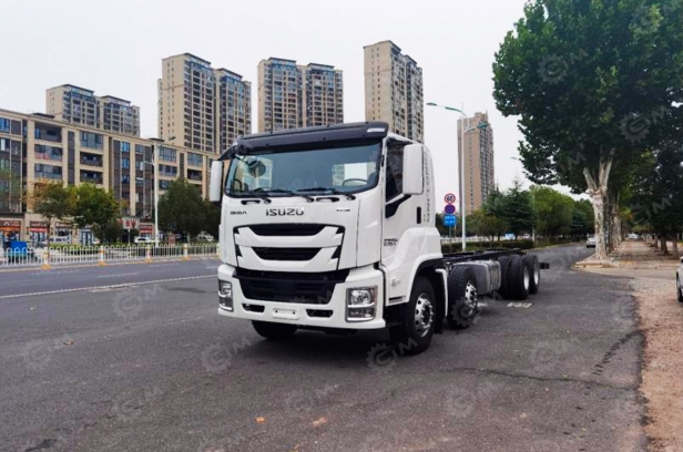 Автокран на шасси ISUZU 8x4 дв 337kw крановая установка JTC70E5 гп 70т. Фото 2