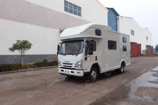 Автодом на шасси ISUZU 4х4 дв 151kw. Фото 1
