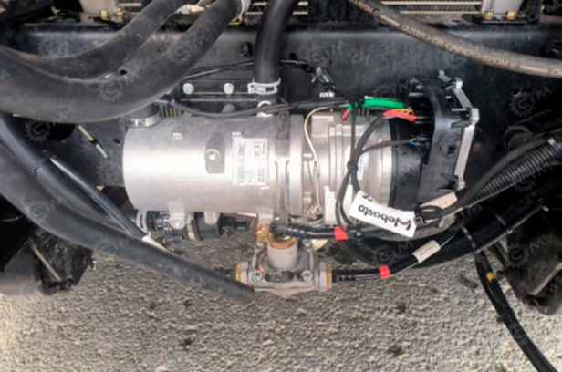 Фургон рефрижератор на шасси ISUZU 4х2 дв 151kw кабина Elf (фургон 7190*2330*2370, автономная холодильная установка Carrier SUPRA1050), справа 2 боковые двери, слева 1, гидроборт. Фото 3