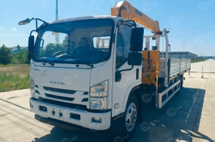 Бортовой грузовик ISUZU 4x4 дв 150kw с КМУ XCMG SQS68-3 гп 3,2т cтрела 7,7м кузов 3700*2200*550. Фото 1