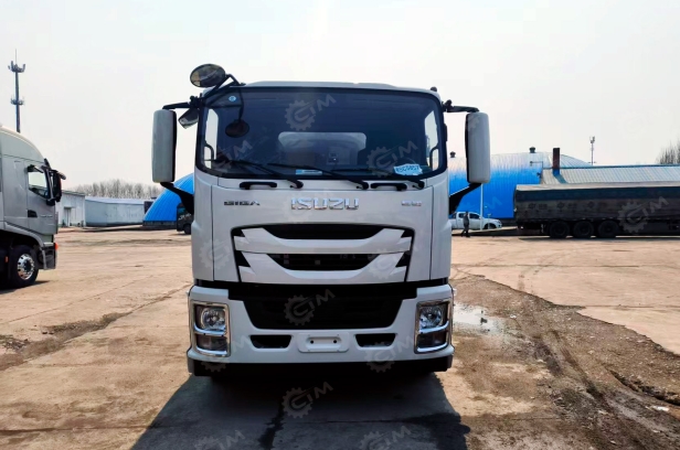 Илосос на шасси ISUZU 4x2 дв 165KW бочка 12м3 насос SK-15 900м3/ч 3 шаровых крана DN100. Фото 2