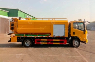 Илосос с размывом на шасси ISUZU 4x2 дв 96kw бочка для сточных вод 2м³, чистой воды 2м³ насос XD-240, подогрев бака чистой и сточных вод, моечная машина Heima. Фото 1