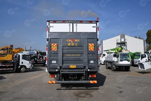 Фургон рефрижератор на шасси ISUZU 4х2 дв 139kw гп 6 тонн (фургон 5200х2300х2200, холодильная установка Carrier Citimax 700) c гидробортом, отопитель в кузове. Фото 5