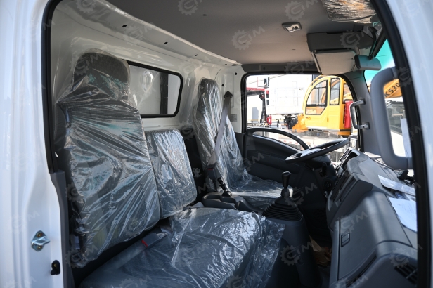 Фургон рефрижератор на шасси ISUZU 4х2 дв 139kw гп 6 тонн (фургон 5200х2300х2200, холодильная установка Carrier Citimax 700) c гидробортом, отопитель в кузове. Фото 10