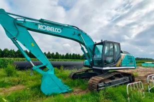 Экскаватор гусеничный KOBELCO SK240LC-12. Фото 1