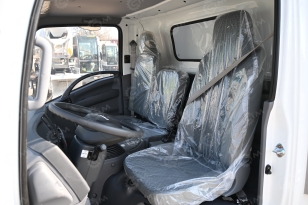 Фургон рефрижератор на шасси ISUZU 4х2 дв 139kw гп 6 тонн (фургон 5200х2300х2200, холодильная установка Carrier Citimax 700) c гидробортом, отопитель в кузове. Фото 2