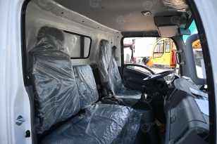 Фургон рефрижератор на шасси ISUZU 4х2 дв 139kw гп 6 тонн (фургон 5200х2300х2200, холодильная установка Carrier Citimax 700) c гидробортом, отопитель в кузове. Фото 10