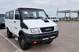 Автобус IVECO 4х4 10 мест дв 95kw 2,8л МКПП. Фото 1