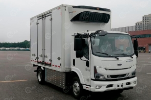 Фургон рефрижератор на шасси ISUZU 4х2 электрический	дв 185kw гп 5 тонн фургон 5100х2100х2100, холодильная установка Carrier D6, обтекатель. Фото 1