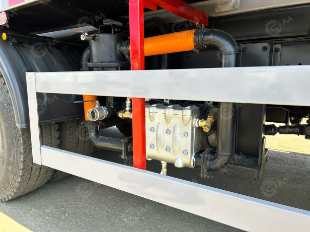 Илосос с размывом (каналопромывочная) на шасси ISUZU 6x4 дв 309kw бочка для сточных вод 15 м³, чистой воды 5м³ насос JUROP DL300 задняя крышка открывается, нержавеющий отражатель, насос PINFU255, ПДУ. Фото 23