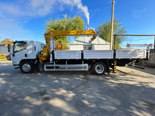 Бортовой грузовик ISUZU 4x2 дв 139kw гп 6 тонн с КМУ XCMG SQS125-4 гп 5 т., 4 секции, стрела 11,2 м, со спальником, задние аутригеры, корзина, ПДУ, колеса с 8 шпильками. Фото 9