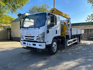 Бортовой грузовик ISUZU 4x2 дв 139kw гп 6 тонн с КМУ XCMG SQS125-4 гп 5 т., 4 секции, стрела 11,2 м, со спальником, задние аутригеры, корзина, ПДУ, колеса с 8 шпильками. Фото 11