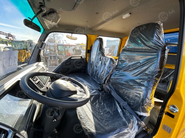 Бортовой грузовик ISUZU 4x4 дв 96Kw гп 2т двойная кабина кузов 3245х1850х400 с тентом под категорию B (новый интерьер кабины, серебряная металлическая краска). Фото 18