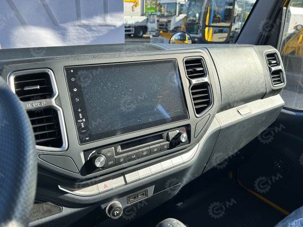 Бортовой грузовик ISUZU 4x4 дв 96Kw гп 2т двойная кабина кузов 3245х1850х400 с тентом под категорию B (новый интерьер кабины, серебряная металлическая краска). Фото 20