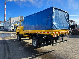 Бортовой грузовик ISUZU 4x4 дв 96Kw гп 2т двойная кабина кузов 3245х1850х400 с тентом под категорию B (новый интерьер кабины, серебряная металлическая краска). Фото 15