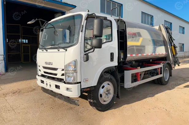 Мусоровоз на шасси ISUZU 4x2 дв 138Kw объем 12м3, задняя загрузка, 8 колесных шпилек, камера заднего вида, доп свет. Фото 2