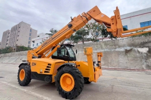 Телескопический погрузчик SOCMA Huanan HNT7017 гп 7т высота 17м. Фото 1