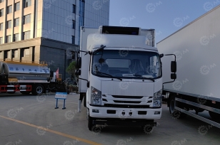 Фургон рефрижератор на шасси ISUZU 4х4 дв 96Kw гп 4т со спальником фургон 4080х2100х2100 Холодильная установка Carrier C400. Фото 1