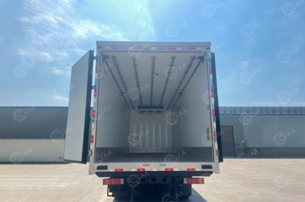 Фургон рефрижератор на шасси ISUZU 6x4 дв 219kw гп 15 тонн (фургон 9400х2430х2500) холодильная установка Carrier Citimax C1100. Фото 2