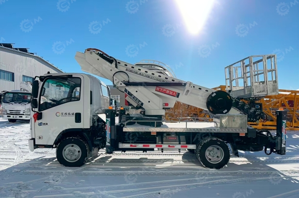 Автовышка WANBANG GKS22 на шасси ISUZU 4Х4 дв 96Kw высота подъёма 22м, с изоляцией люльки 1000В. Фото 4