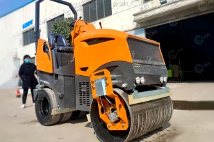 Дорожный мини-каток Storike ST2500 дизельный (дв. CHANGCHAI 3M78, 25л.с.), насос низкого давления для битума. Фото 1