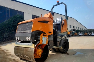 Дорожный мини-каток Storike ST2500 дизельный (дв. CHANGCHAI 3M78, 25л.с.), насос низкого давления для битума. Фото 5