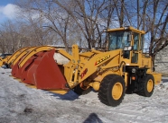 Фронтальный погрузчик LUYU ZL928 ковш 1 м3 лесозахват. Фото 1